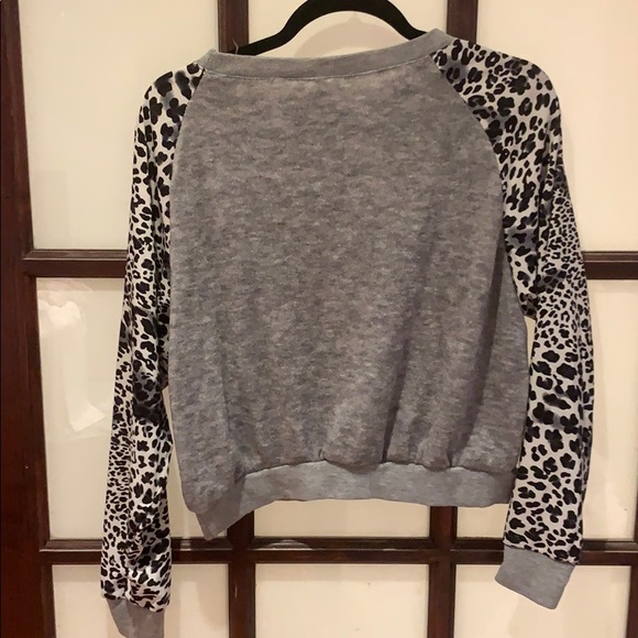 Peyton valley sz small NwT cheetah sweater - Picture 3 of 3